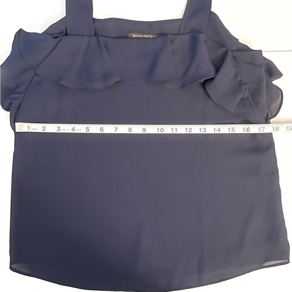EUC BR Ruffle Tank - Picture 4 of 8